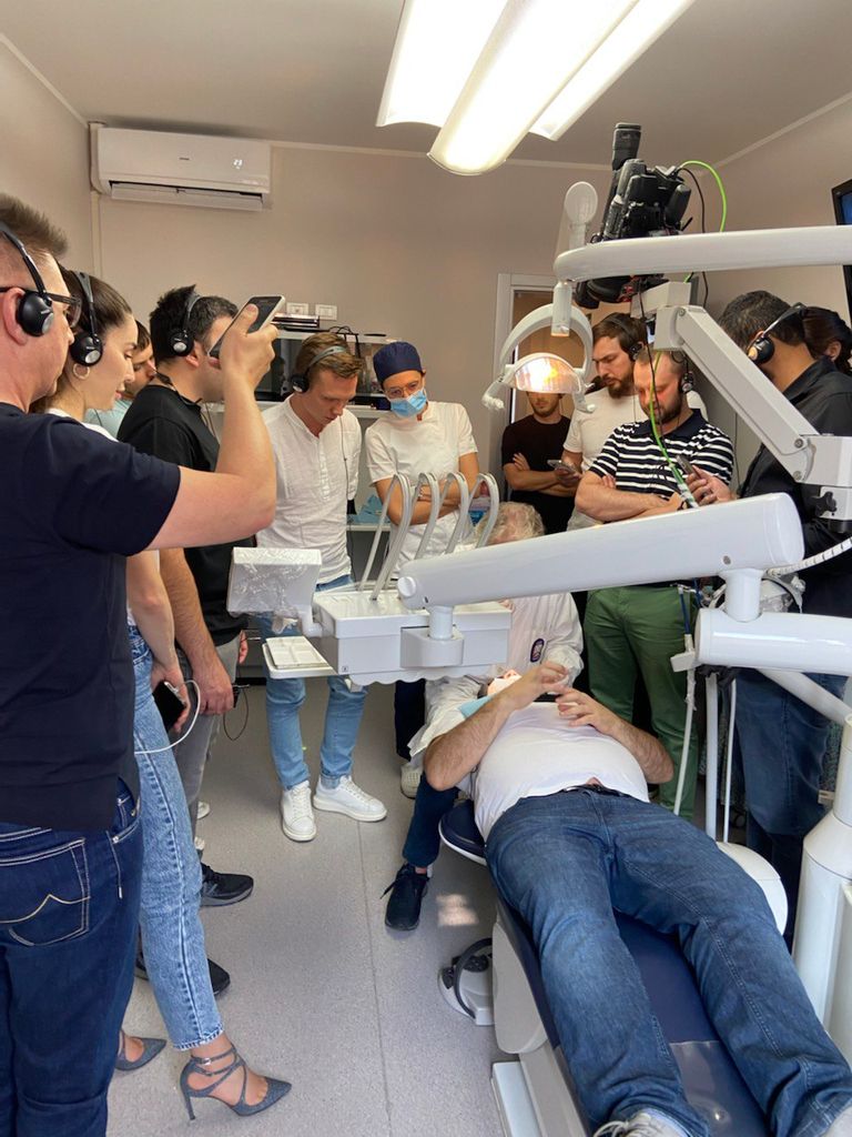 Minimally Invasive Prosthetic Procedures (MIPP): Veneers, Crowns, Overlays. Seminar by Mauro Fradeani. "VIP" option