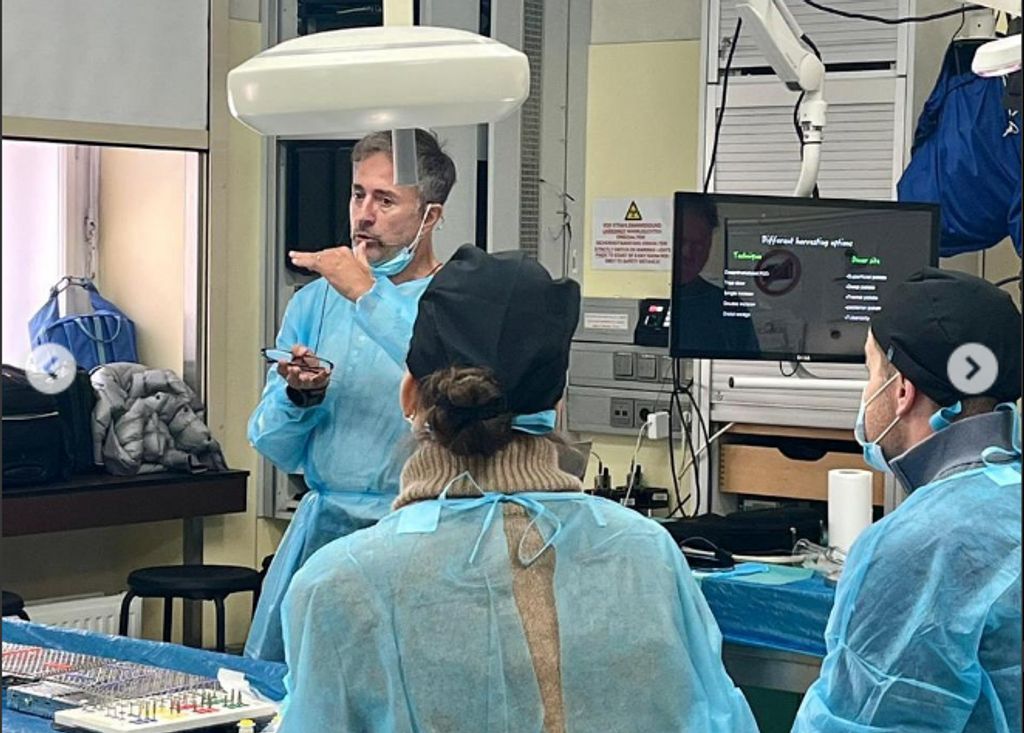 Mastering contemporary implant: from single to full mouth rehabilitation. Theory and Hands-on by Dr. Stavros Pelekanos