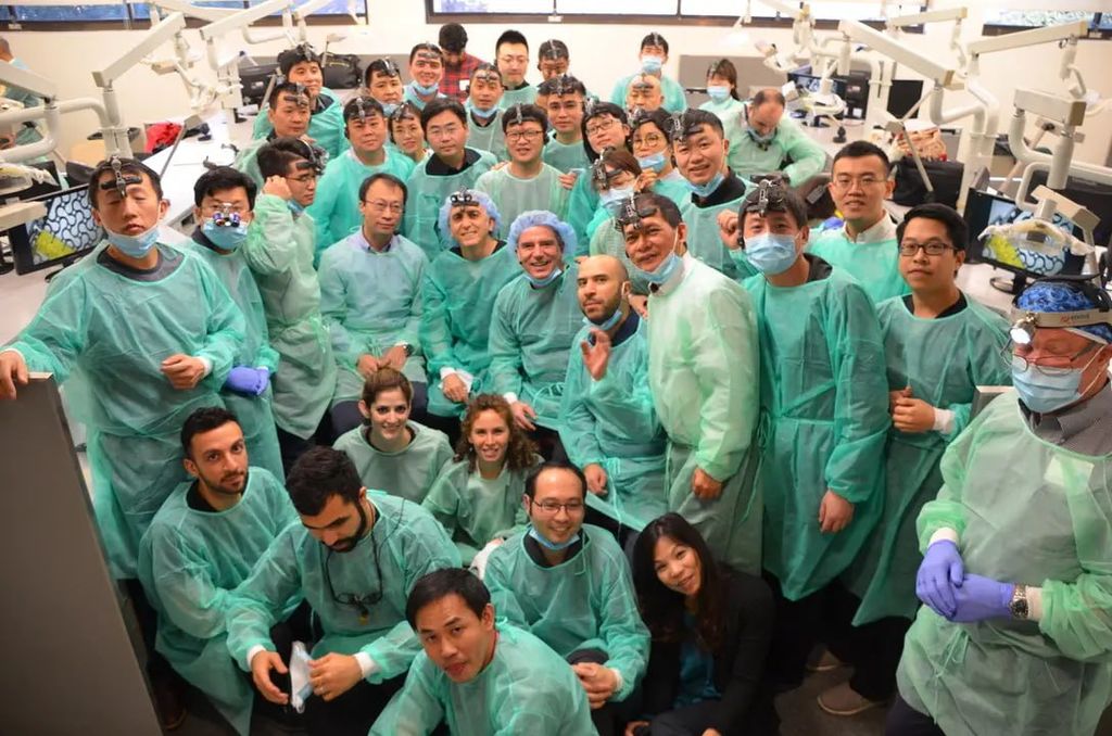 Регенерация тканей пародонта и восстановление межзубных прикреплений. Практический курс Giulio Rasperini