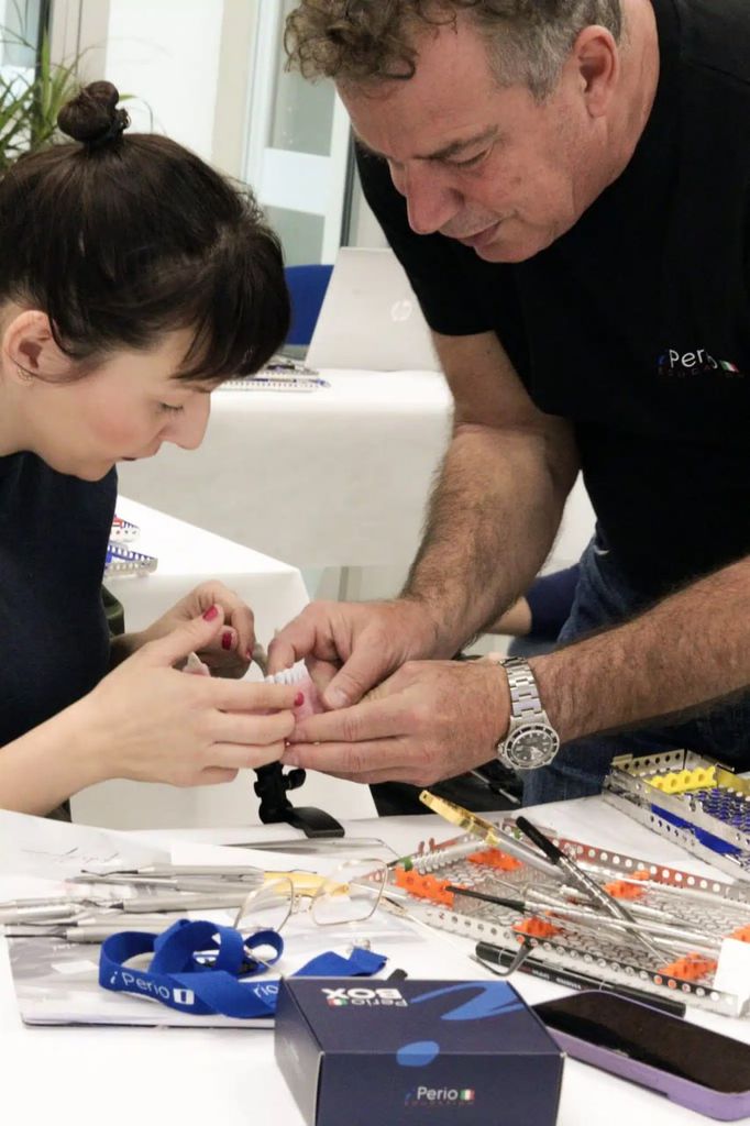 Регенерация тканей пародонта и восстановление межзубных прикреплений. Практический курс Giulio Rasperini