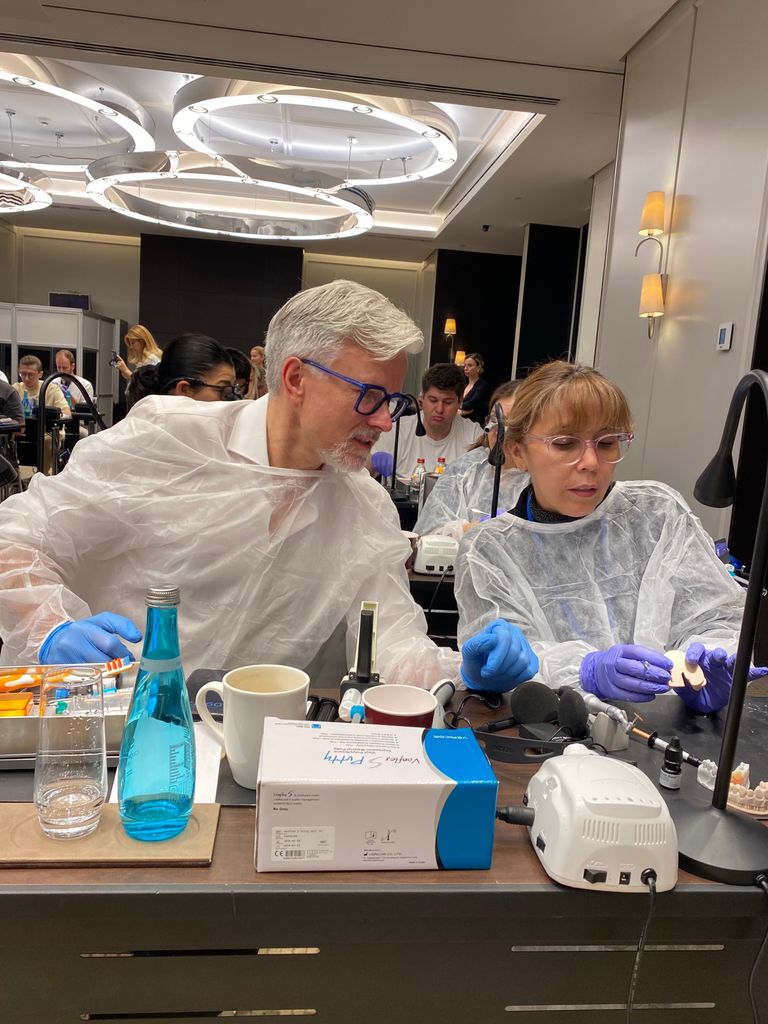 Safe and Predictable Treatment of Worn Dentition, Bruxism, and TMJ Disorders. Seminar by Camillo D’Arcangelo. "VIP" option