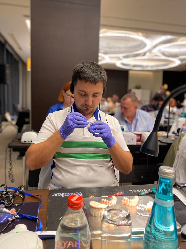 Safe and Predictable Treatment of Worn Dentition, Bruxism, and TMJ Disorders. Seminar by Camillo D’Arcangelo. "VIP" option