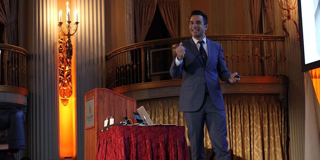 Стираемость зубов: гибридный подход лечения с применением Index техники. Практический курс Riccardo Ammannato