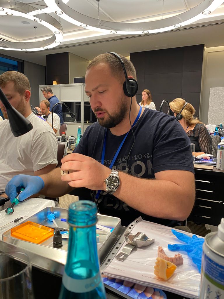 Стираемость зубов: гибридный подход лечения с применением Index техники. Практический курс Riccardo Ammannato