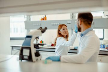 Bassa variabilità del DNA satellitare nelle popolazioni naturali di Drosophila antonietae coinvolte in diversi eventi evolutivi Bassa variabilità del DNA satellitare nelle popolazioni naturali di Drosophila antonietae coinvolte in diversi eventi evolutivi