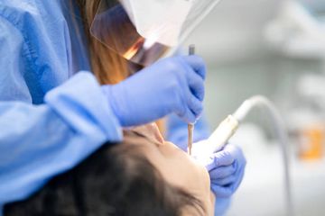 Un caso raro di cisti odontogenica ortokeratinizzata della mandibola anteriore - gestione chirurgica con osteosintesi rigida preventiva Un caso raro di cisti odontogenica ortokeratinizzata della mandibola anteriore - gestione chirurgica con osteosintesi rigida preventiva