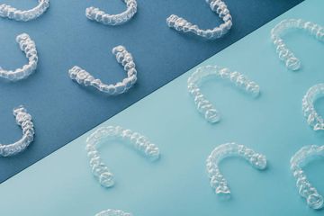 Umfassende Rehabilitation und natürliche Ästhetik mit Implantaten und Kieferorthopädie (CRANIO): Ein interdisziplinärer Ansatz bei fehlenden oberen seitlichen Schneidezähnen