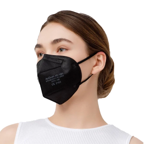 Mascarilla No Médica FFP2 Negra AnDum con Ganchos para las Orejas - 50/Caja. Plegada.
