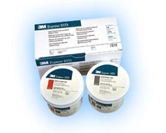 Kit introduttivo in vinile polisilossano: due set regolari da 48 ml di materiale leggero.