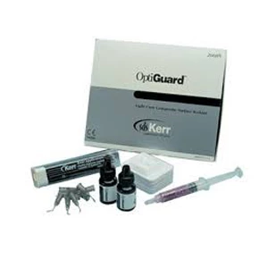 Комплект OptiGuard: 2 флакона (по 5 мл) герметика для поверхности, 1 шприц Kerr.