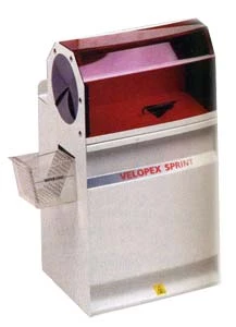Procesador de película radiográfica automático Sprint, alta velocidad (120 segundos) súper compacto.