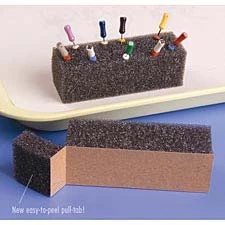 Одноразовые поролоновые подушки Endo-Cushion удерживают, организуют и очищают мелкие инструменты.