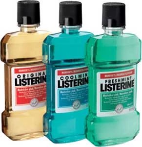 Enjuague bucal Listerine Blanqueador. Caja de 6 botellas de 32 oz.