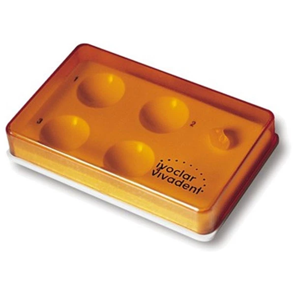 Vivapad Reusable Plastic Mixing Well with Cover. Plastic pad with mixing wells