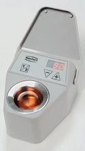 Potencia LED Hotty para inmersión en cera que permite ajustar la temperatura de manera controlada.