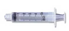 Jeringa desechable BD Luer-Lok de 5 mL, con graduación de 1/5 mL. Caja de 100.