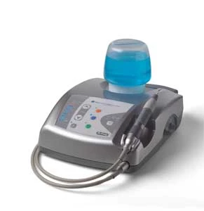 El dispositivo Piezo Symmetry IQ 4000 cuenta con circuitería avanzada y controles táctiles.