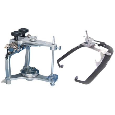 Articulador dental Whip Mix 2240 con arco facial 8645. El MODELO 2240 cuenta con características.
