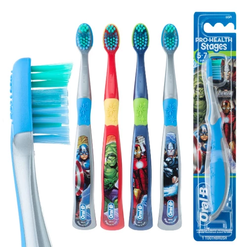 Spazzolini Oral-B Pro-Health Stages 3 Avengers per bambini dai 5 anni in su.