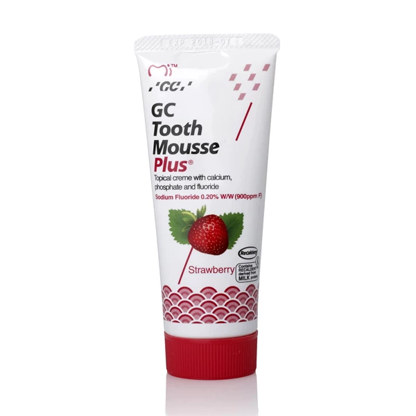 GC Tooth Mousse PLUS EXPORTPAKET - Erdbeere, 40 g Tube. Topische Creme.